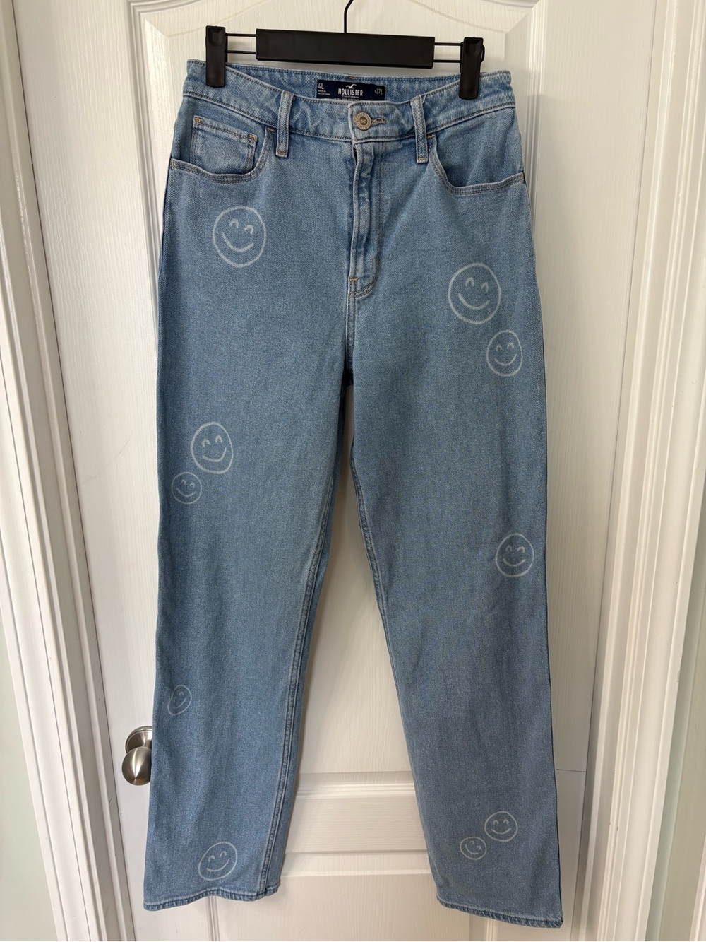Hollister Ultra High-Rise Dad Jeans Smiley Face Print Women's 4 Long/27 Long